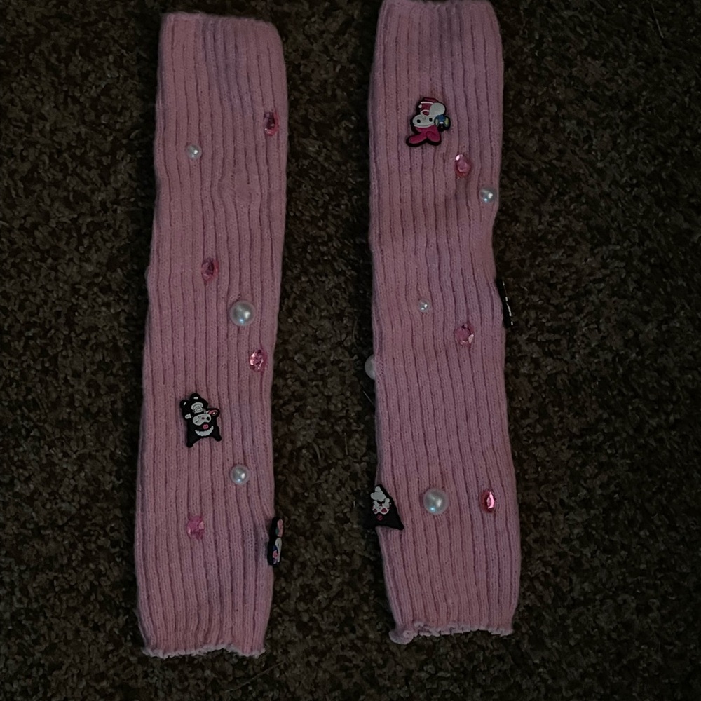 Mine Pink Ribbed Socks with Decorative Motifs